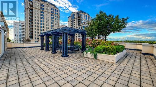 215 - 650 Sheppard Avenue E, Toronto, ON - Outdoor