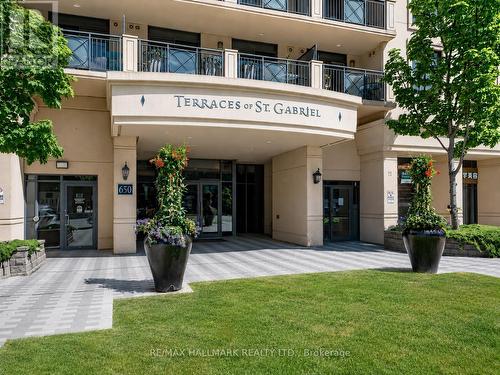 215 - 650 Sheppard Avenue E, Toronto, ON - Outdoor