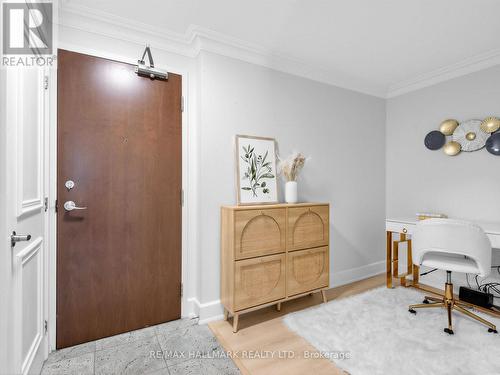 215 - 650 Sheppard Avenue E, Toronto, ON - Indoor