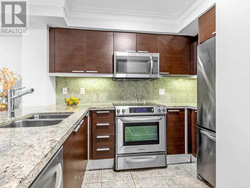 215 - 650 Sheppard Avenue E, Toronto, ON - Indoor Photo Showing Kitchen With Stainless Steel Kitchen With Double Sink With Upgraded Kitchen