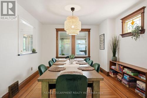 146 Park Row S, Hamilton, ON - Indoor Photo Showing Dining Room