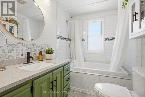 146 Park Row S, Hamilton, ON - Indoor Photo Showing Bathroom