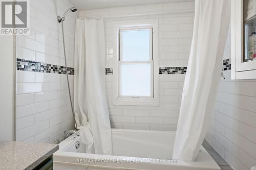 146 Park Row S, Hamilton, ON - Indoor Photo Showing Bathroom