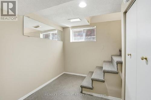 146 Park Row S, Hamilton, ON - Indoor Photo Showing Other Room
