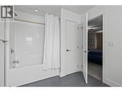 Ensuite - Deep Storage Closet for Linens, etc - 