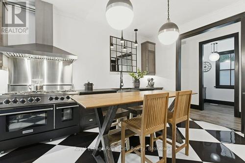 554 WOOLWICH STREET  Guelph (Exhibition Park), ON N1H 3Y2