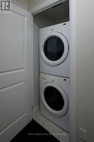 1601 - 75 Eglinton Avenue W, Mississauga, ON - Indoor Photo Showing Laundry Room
