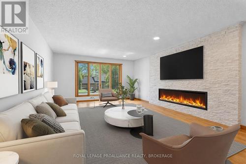 542 Rankin Crescent, Kingston (South Of Taylor-Kidd Blvd), ON - Indoor Photo Showing Living Room With Fireplace