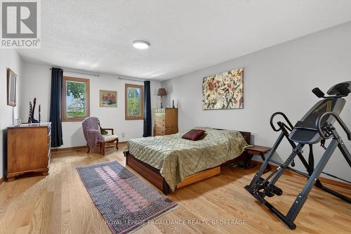 542 Rankin Crescent, Kingston (South Of Taylor-Kidd Blvd), ON - Indoor Photo Showing Bedroom