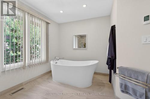 542 Rankin Crescent, Kingston (South Of Taylor-Kidd Blvd), ON - Indoor Photo Showing Bathroom