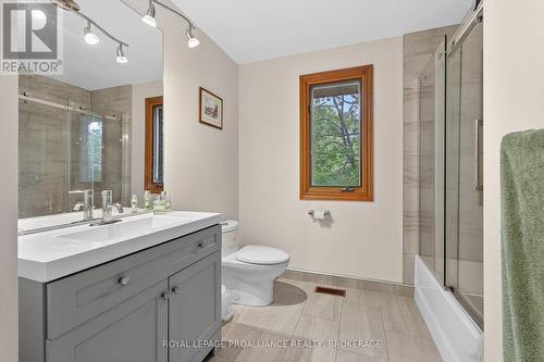 542 Rankin Crescent, Kingston (South Of Taylor-Kidd Blvd), ON - Indoor Photo Showing Bathroom