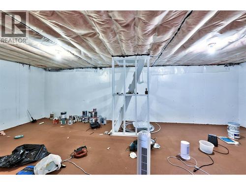7280 Birch Close, Anglemont, BC - Indoor Photo Showing Basement