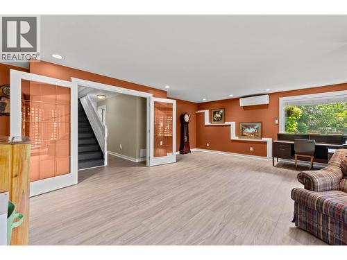 7280 Birch Close, Anglemont, BC - Indoor