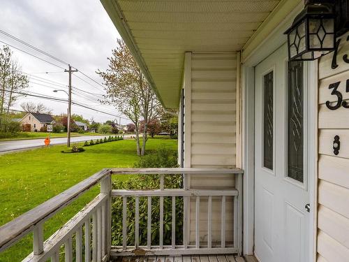 1335 Highway 2, Lantz, NS 