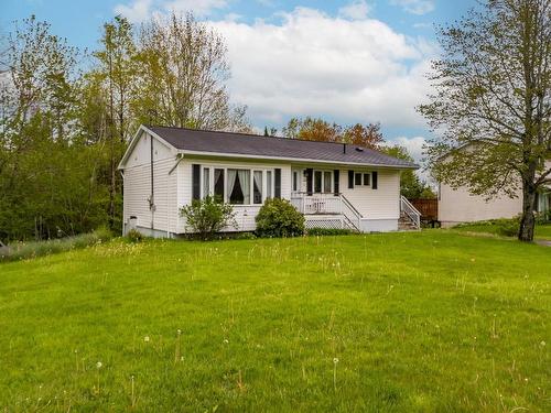 1335 Highway 2, Lantz, NS 