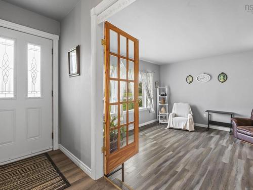 1335 Highway 2, Lantz, NS 