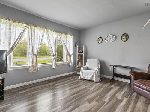 1335 Highway 2, Lantz, NS 