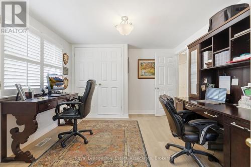 2580 Homelands Drive, Mississauga, ON - Indoor Photo Showing Laundry Room