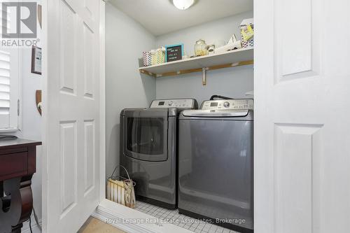 2580 Homelands Drive, Mississauga, ON - Indoor Photo Showing Bedroom