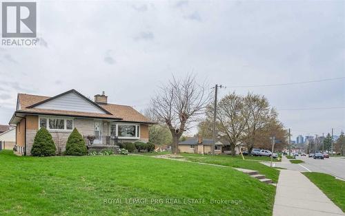 107 Weber Street S, Waterloo, ON - Outdoor With Facade