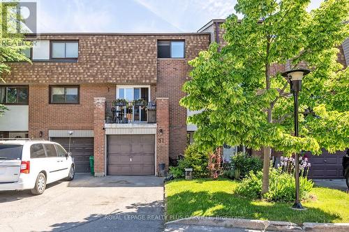 51 - 1051 CEDARGLEN GATE  Mississauga, ON L5C 3A7