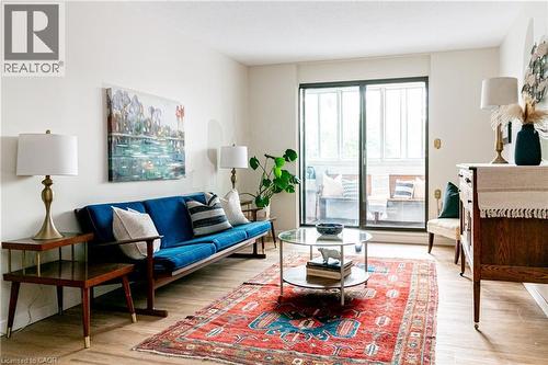 23 Main Street Unit# 405, Dundas, ON - Indoor Photo Showing Living Room