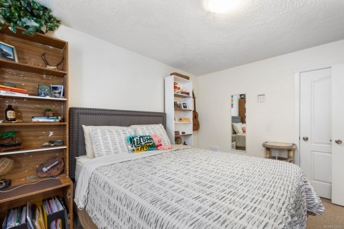1591 Joan Ave, Crofton, BC 
