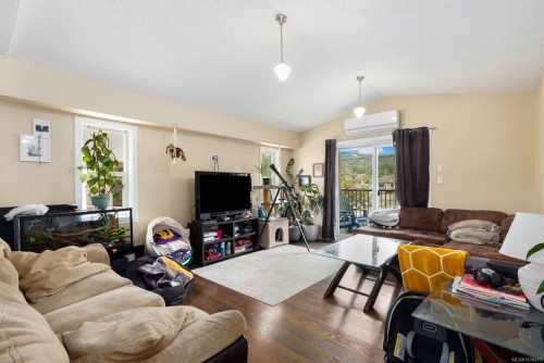 1591 Joan Ave, Crofton, BC 
