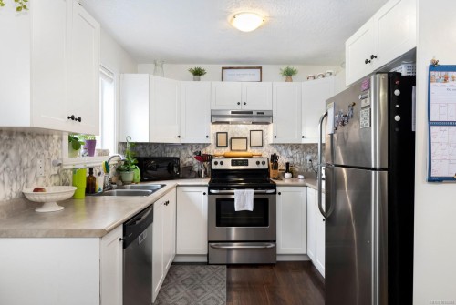 1591 Joan Ave, Crofton, BC 