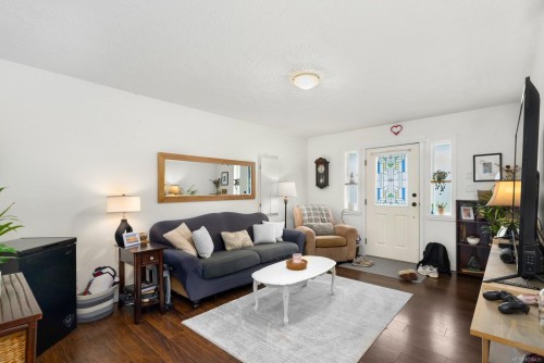 1591 Joan Ave, Crofton, BC 