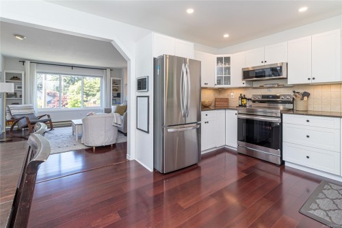 365 E Cotlow Rd, Colwood, BC 