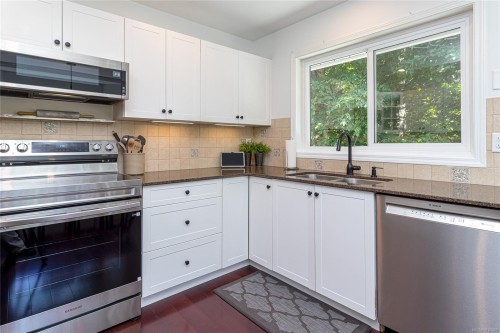 365 E Cotlow Rd, Colwood, BC 