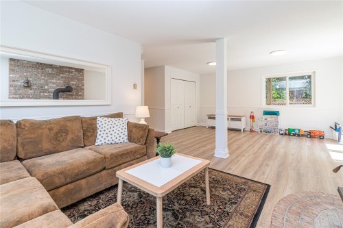 365 E Cotlow Rd, Colwood, BC 