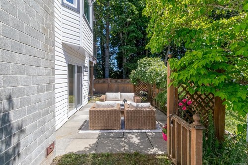 365 E Cotlow Rd, Colwood, BC 