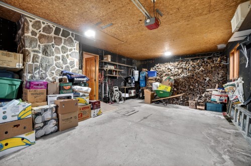 Garage - 608 Rg St-Charles, Saint-Thomas, QC - Indoor Photo Showing Garage