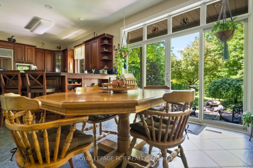 427057 25 Side Road, Mono, ON - Indoor Photo Showing Kitchen With Double Sink