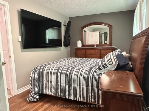 602 Gibney Crescent, Newmarket, ON - Indoor Photo Showing Bedroom