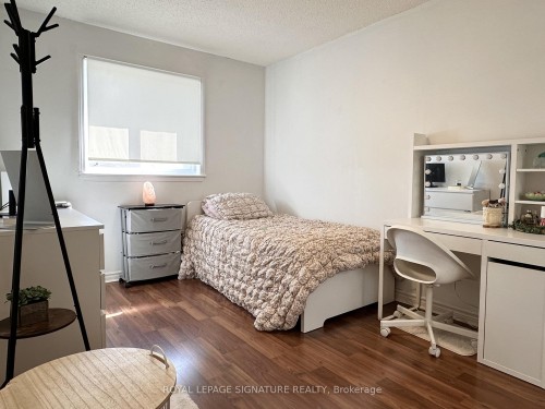 602 Gibney Crescent, Newmarket, ON - Indoor Photo Showing Bedroom