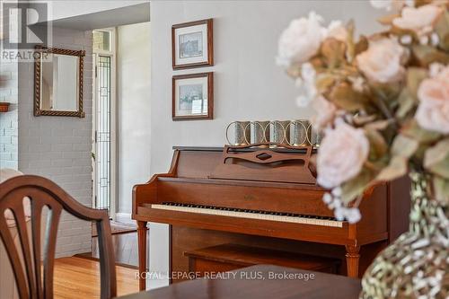 42 Roseview Avenue, Richmond Hill, ON - 