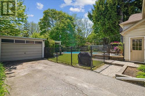 42 Roseview Avenue, Richmond Hill, ON - Outdoor