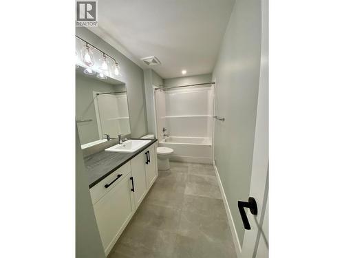 5402 Kestrel Lane, Kelowna, BC - Indoor Photo Showing Bathroom