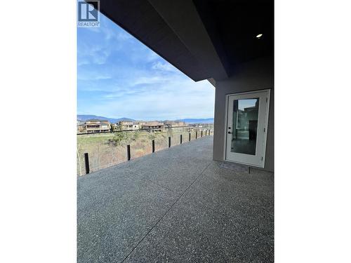 5402 Kestrel Lane, Kelowna, BC - Outdoor