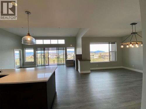 5402 Kestrel Lane, Kelowna, BC - Indoor