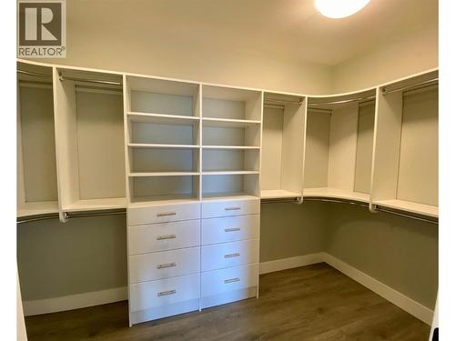 5402 Kestrel Lane, Kelowna, BC - Indoor With Storage