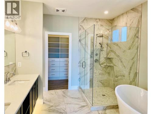 5402 Kestrel Lane, Kelowna, BC - Indoor Photo Showing Bathroom