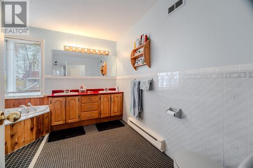 47 Empire Avenue, St. John'S, NL - Indoor Photo Showing Bathroom