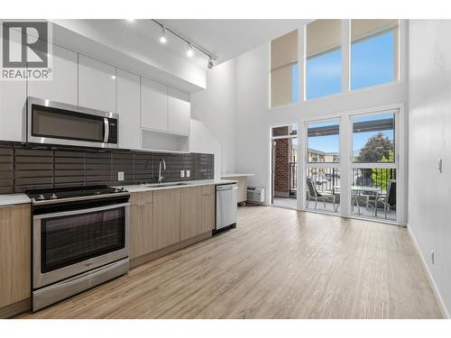 1775 Chapman Place Unit# 101, Kelowna, BC - Indoor Photo Showing Kitchen With Stainless Steel Kitchen