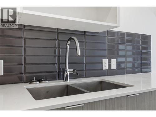 1775 Chapman Place Unit# 101, Kelowna, BC - Indoor Photo Showing Kitchen