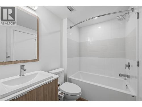 1775 Chapman Place Unit# 101, Kelowna, BC - Indoor Photo Showing Bathroom