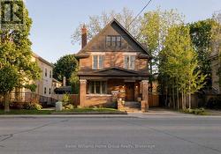 101 PARK STREET  Waterloo, ON N2L 1Y3